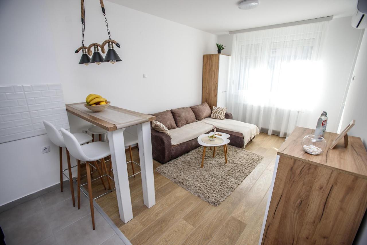 Apartman Minja 수보티차 외부 사진